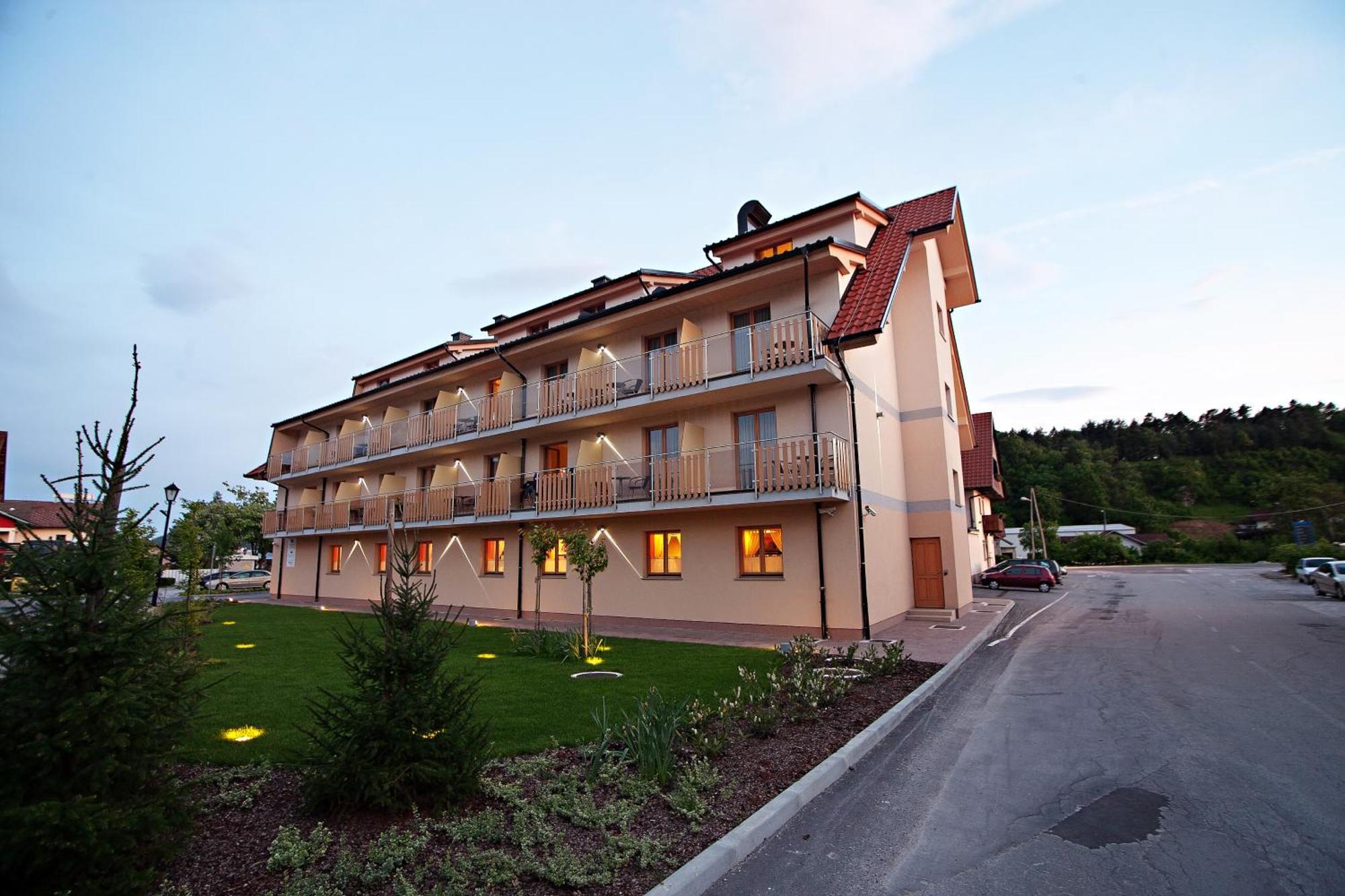Hotel Marinsek Накло Экстерьер фото